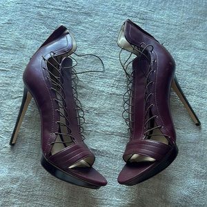 Monique Lhuillier burgundy strappy heels - size 11
